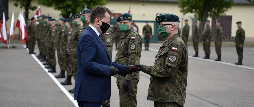 Minister obrony narodowej Mariusz Błaszczak podziękował...