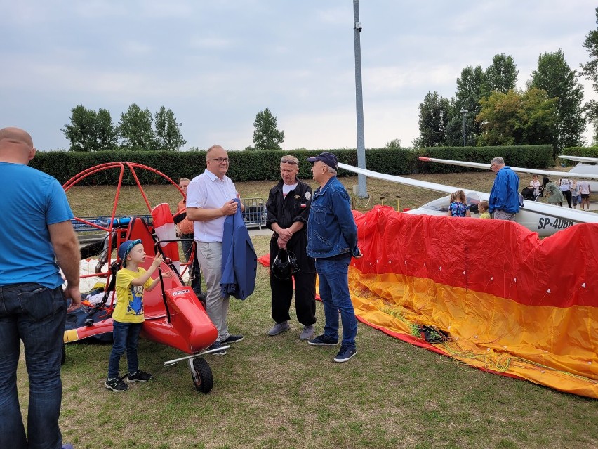 Szybowce, paralotnie i moc atrakcji dla najmłodszych podczas Pikniku Szybowcowego