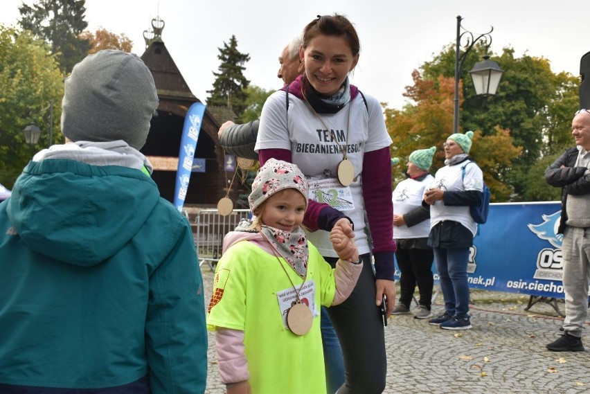 Trasa biegu została ustanowiona w alejkach ciechocińskiego...