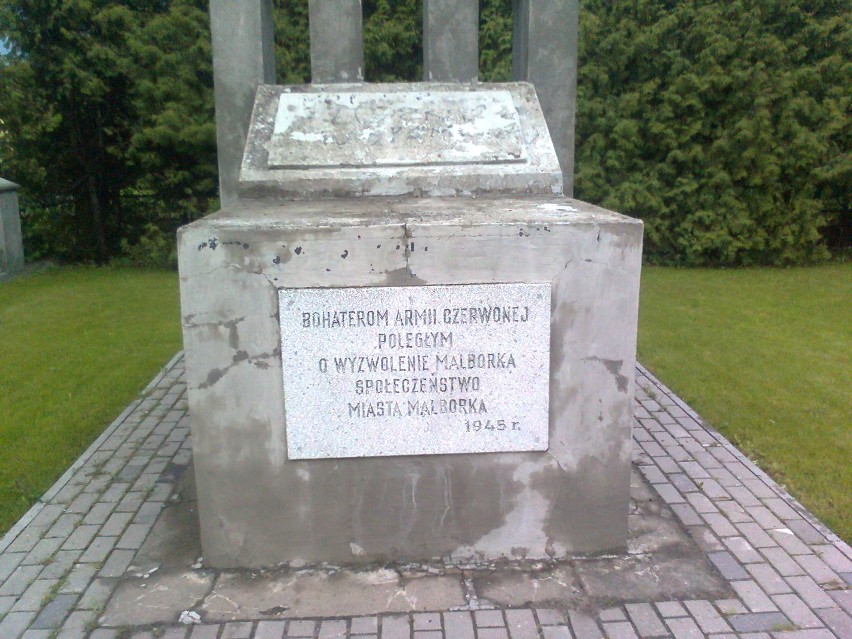 Pomnik Armii Czerwonej a Skwer Żołnierzy Wyklętych. Porównanie okiem mieszkańca