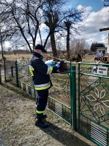 Opoczyńscy strażacy rozpoczęli kolportaż ulotek dotyczących szczepień przeciw Covid-19