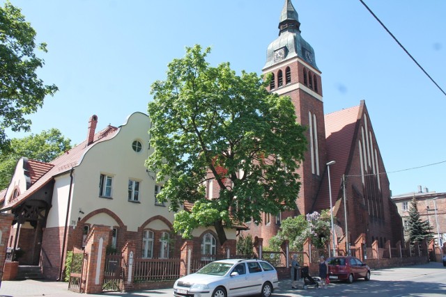 W tym roku najwyższą dotację otrzyma parafia Matki Boskiej Zwycięskiej z ul. Podgórnej. 120 tysięcy złotych z miejskiej kasy przeznaczonych zostanie na remont elewacji frontowej oraz elewacji wieży.