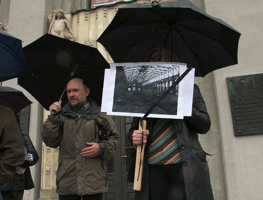 To niedopuszczalne, żeby zabytki przemysłowe popadały w...