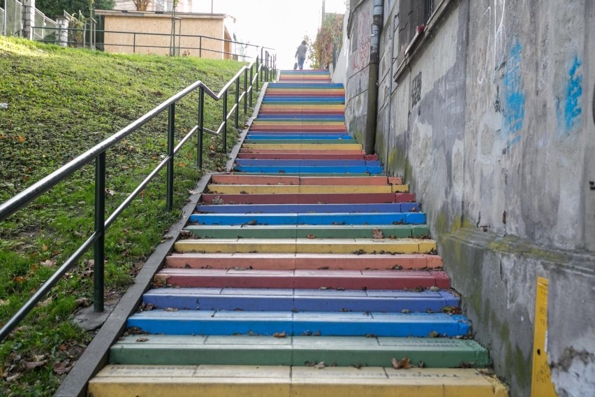 Kolorowe schody znajdziemy na krakowskim Podgórzu, a...