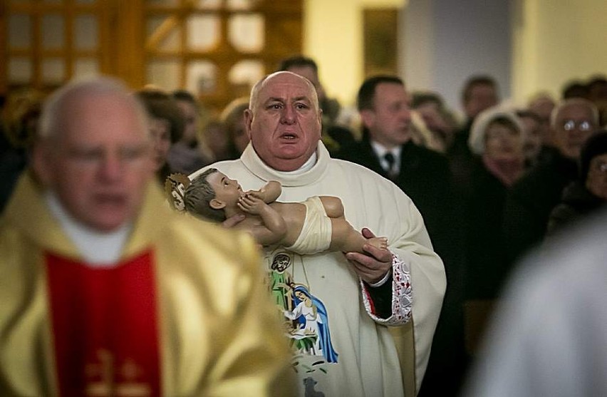 Mszę celebrował ksiądz prałat Andrzej Raszpla, kustosz...