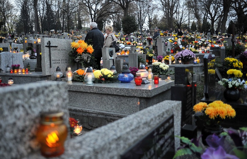 Kraków: kwesta na Cmentarzu Rakowickim [ZDJĘCIA]