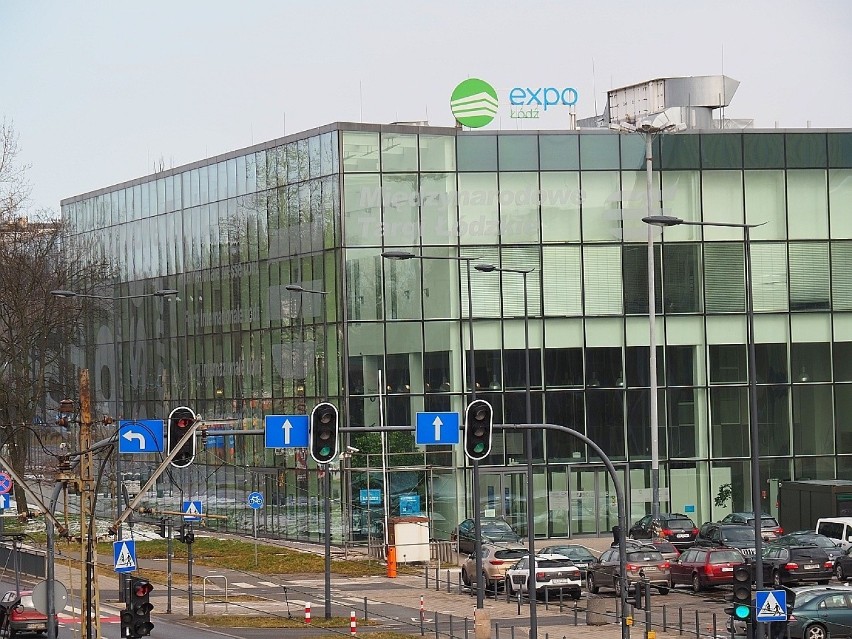 Szpital tymczasowy w hali Expo Łódź otwarty. 

Na początek w...