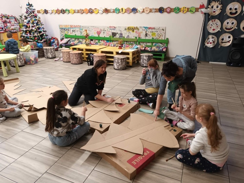 Jarmark świąteczny już w niedzielę w Stacji Malbork. Dzieci i wychowawczynie zapraszają mieszkańców