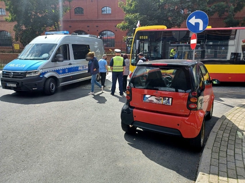 Wypadek z udziałem autobusu MPK we Wrocławiu 1.09.2021