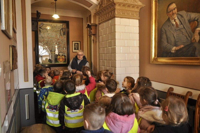 Przedszkolaki z "Bajkowej Ciuchci" zwiedzały Muzeum imienia...