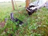 Wypadek w Lubotyniu. Renault Laguna uderzyło w drzewo [ZDJĘCIA]