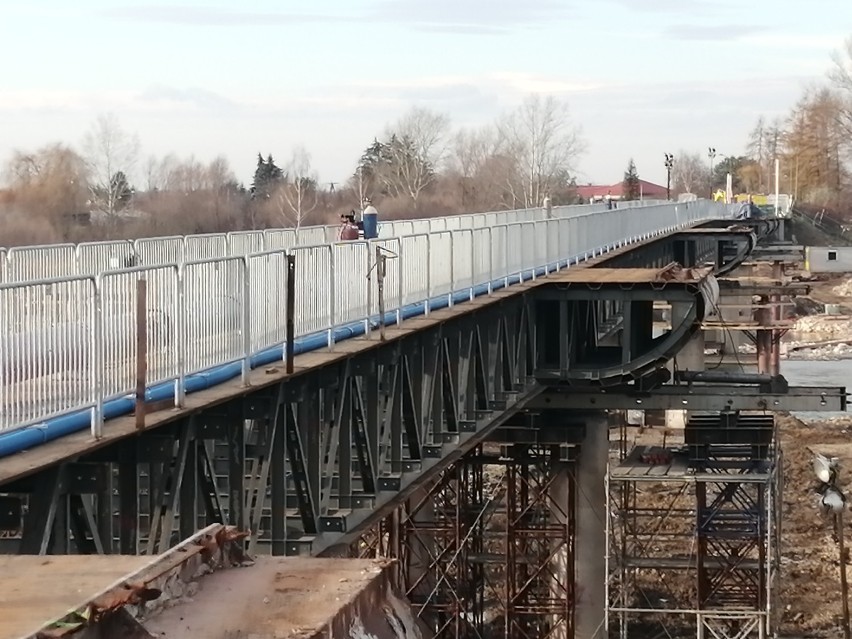 Rozbiórka mostu na Dunajcu w Ostrowie zbliża się do końca