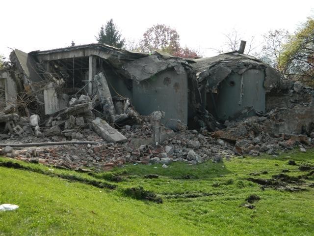 Zburzony budynek filtrowni w Świętochłowicach