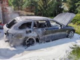 BMW spaliło się w Zbarzewie. Okoliczności pożaru mogą wskazywać na podpalenie