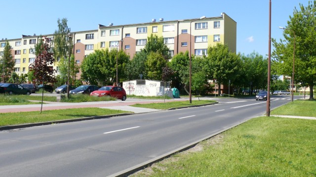 Chłopca wyrzucono z okna mieszkania na trzecim piętrze w bloku na osiedlu Dolnośląskim