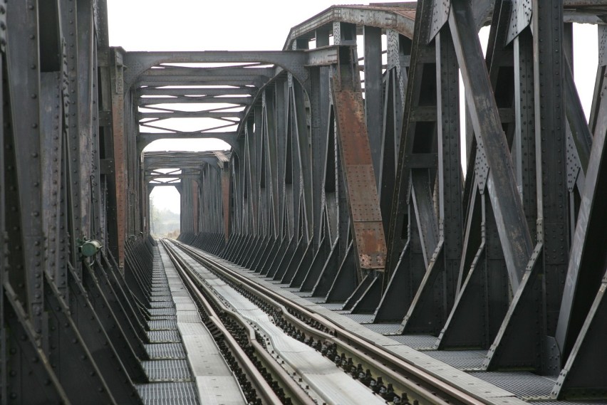 Most kolejowy nad Odrą między Kostrzynem, a Kietz, zostanie...