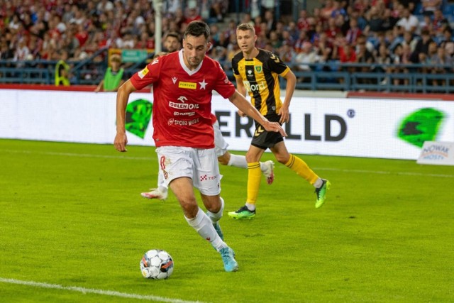 Ivan Borna Jelić Balta - jesienią grał sporo, ale to nietrafiony letni transfer. Dlatego Wisła chce zrezygnować z jego usług.