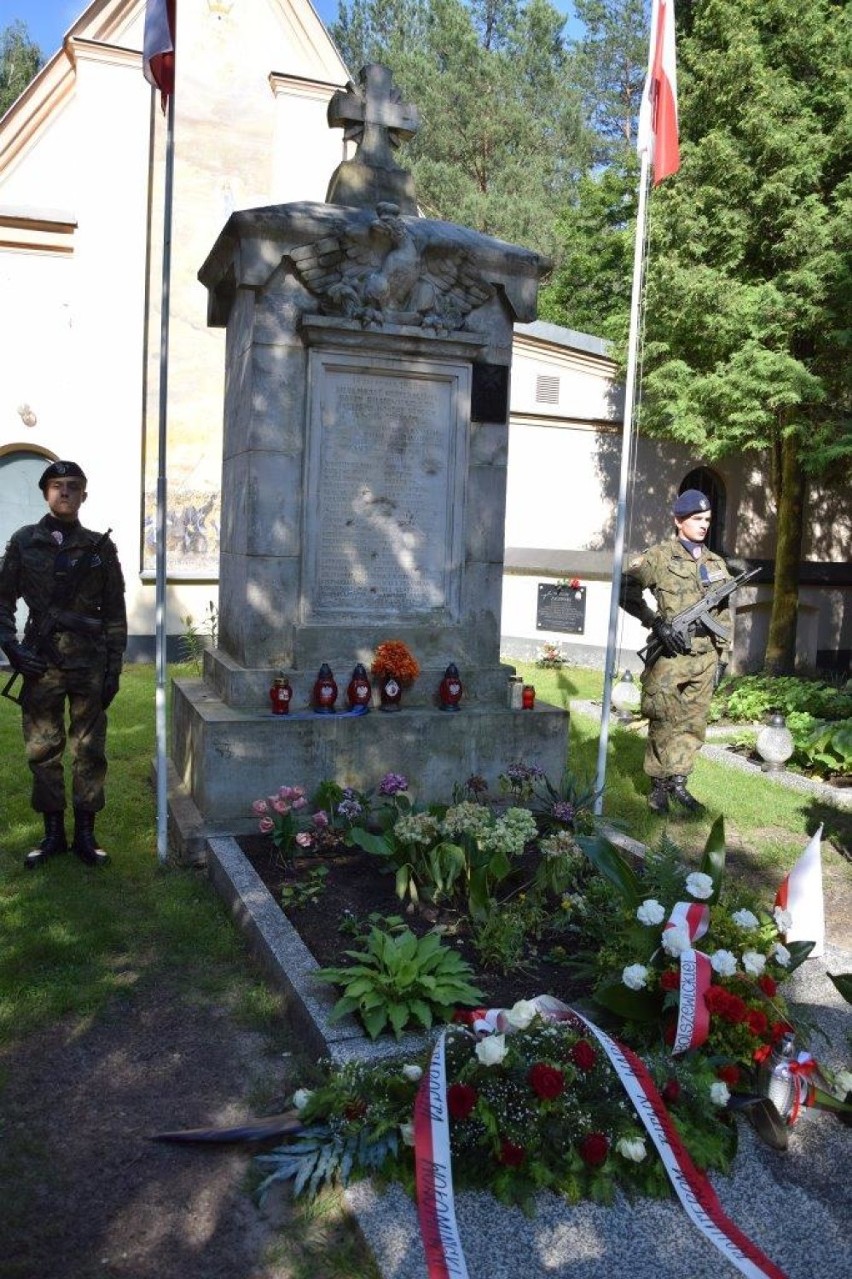 Ziemia z cmentarza poległych w wojnie Polsko-Bolszewickiej trafiła do Kościana