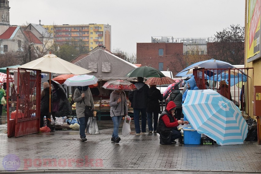 Targowisko miejskie przy ul. Kaliskiej we Włocławku...