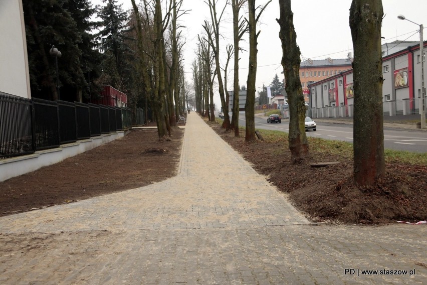 Chodnik na Krakowskiej w Staszowie wreszcie wyremontowany (ZDJĘCIA)