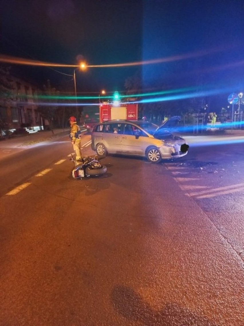 Kolizja - zderzenie samochodu osobowego z motocyklem w Czempiniu