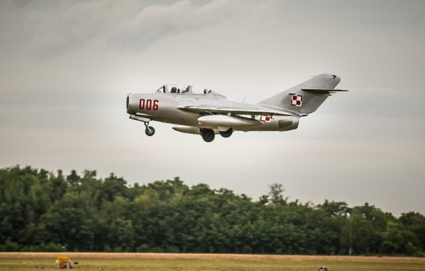 Antidotum Airshow Leszno 2022 już w czerwcu. Jakie atrakcje przyciągną  miłośników lotnictwa w tym roku?