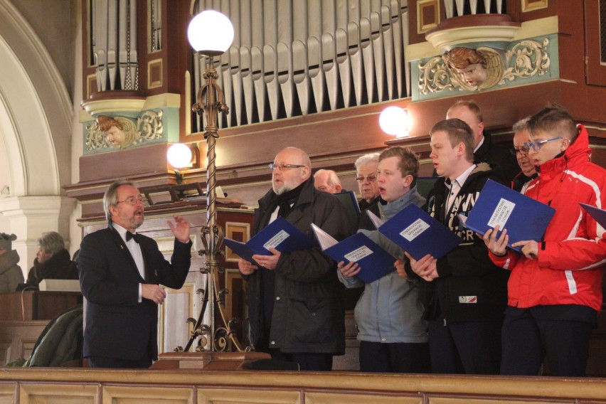 Koncert kolęd i pastorałek w wykonaniu chóru "Dzwon"