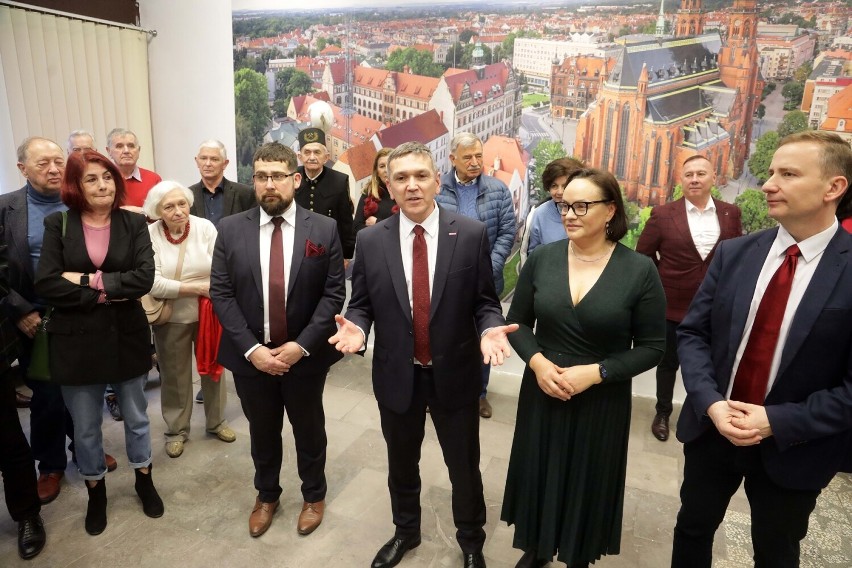 Poseł Lewicy Arkadiusz Sikora otworzył swoje biuro poselskie w centrum Legnicy, zdjęcia