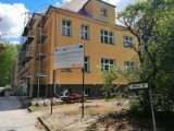 Budynki prabuckiego szpitala już wkrótce wypięknieją! Trwa termomodernizacja obiektów dawnego sanatorium [ZDJĘCIA]