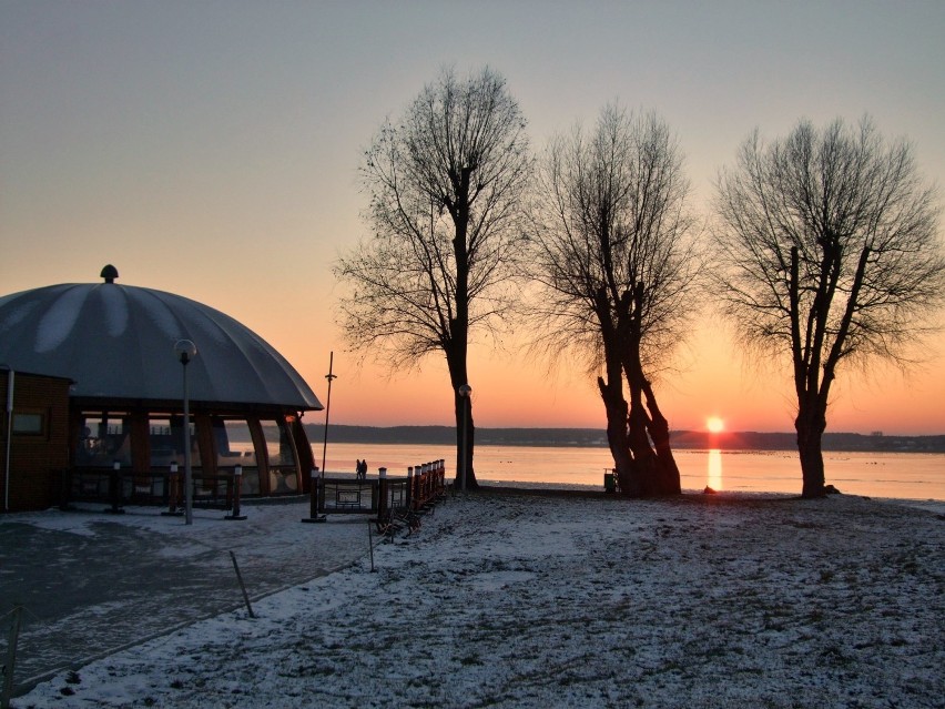 Zimowe zachody słońca nad Zbąszyniem [Zdjęcia] 