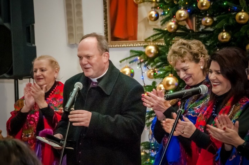 Koncert noworoczny w bogatyńskim kościele. Rozbrzmiały tradycyjne kolędy i oryginalne pastorałki [ZDJĘCIA]