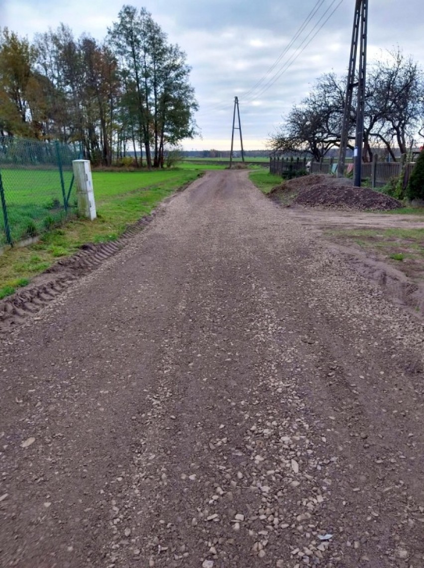 Droga w Chorzeminie jest już gotowa!  Wykonano nawierzchnię...