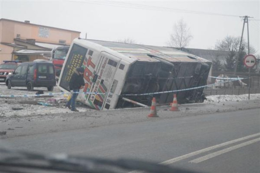 Wypadek autokariu koło Włocławka