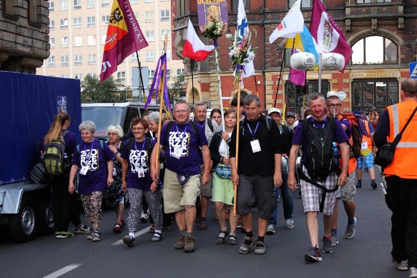 Wyruszyła Legnicka Piesza Pielgrzymka na Jasną Górę (ZDJĘCIA)