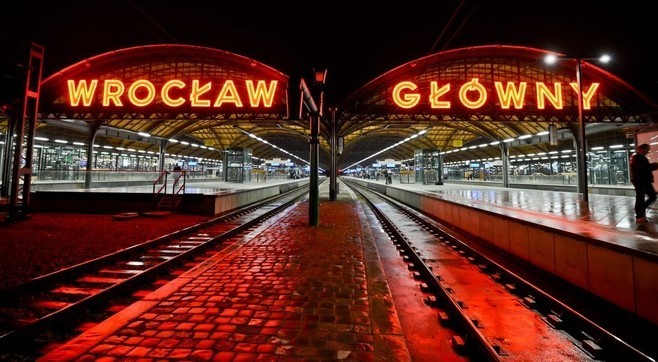 Wrocław: Zamykają hol Dworca Głównego. Jak wejść na perony? (ZDJĘCIA, MAPA)