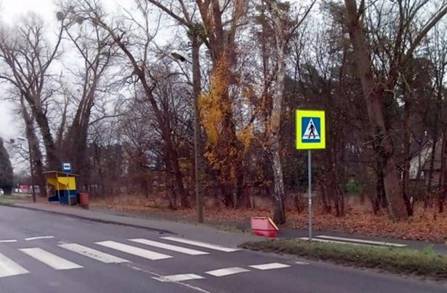 Widok  odcinków ścieżki rowerowej po przeprowadzonych pracach porządkowych, ulicy B. Chrobrego w Kobylance i okolic przejść dla pieszych w Morzyczynie i Kobylance z nowymi znakami drogowymi.