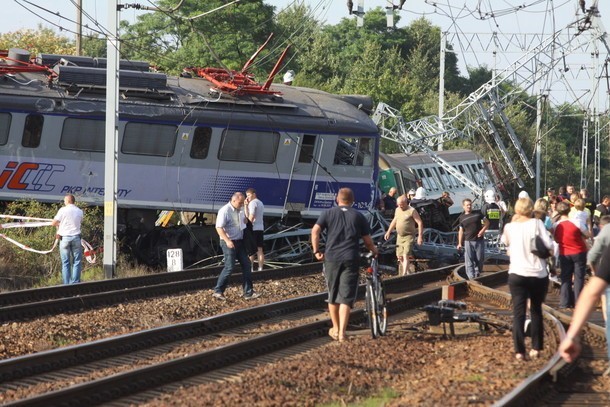 Katastrofa kolejowa w okolicach Piotrkowa Trybunalskiego [FOTO]