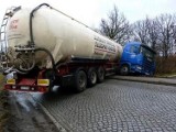 Uwaga na ciężarówki z niebezpiecznymi ładunkami