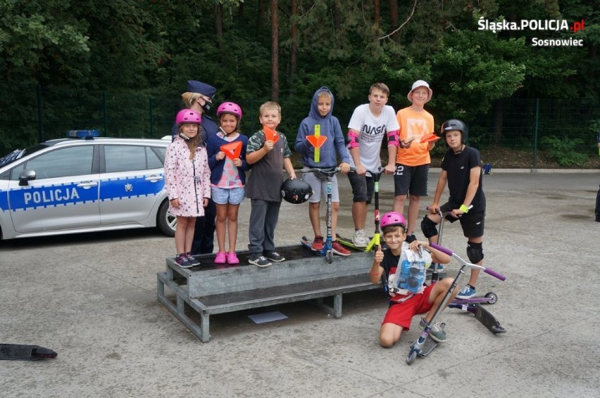 Na skateparku w Kazimierzu Górniczym młodzi mieszkańcy...