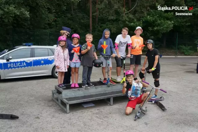 Na skateparku w Kazimierzu Górniczym młodzi mieszkańcy uczyli się o bezpieczeństwie. Czekały konkursy. 

Zobacz kolejne zdjęcia. Przesuń zdjęcia w prawo - wciśnij strzałkę lub przycisk NASTĘPNE