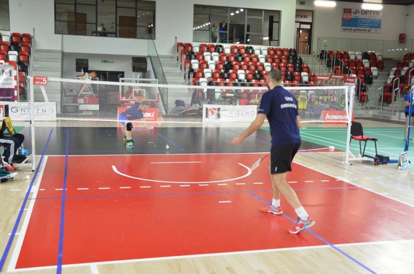 Adrian Gała i Mirosław Jabłoński zagrali w badmintona...