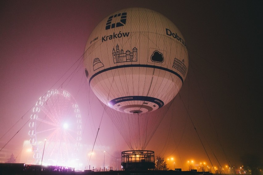 Kraków we mgle. Niesamowite zdjęcia miasta wieczorem [GALERIA]