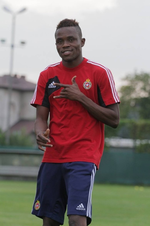Obrońca z Haiti - Wilde-Donald Guerrier podpisał kontrakt z Wisłą Kraków 

Lewy obrońca ma 24 lata. Haitańczyk wystąpił do tej pory piętnaście razy w reprezentacji swojego kraju, zdobył dwie bramki. 

Reprezentował ostatnio barwy klubu América des Cayes, występującego w The Division 1 Ligue Haïtienne.