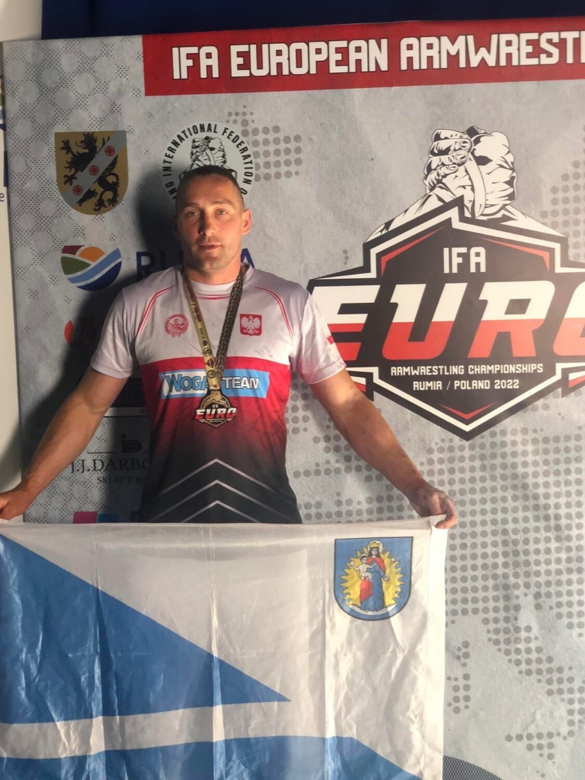Wiesław Rzanny przywiózł złoto i srebro z Mistrzostw Europy IFA w Armwrestlingu