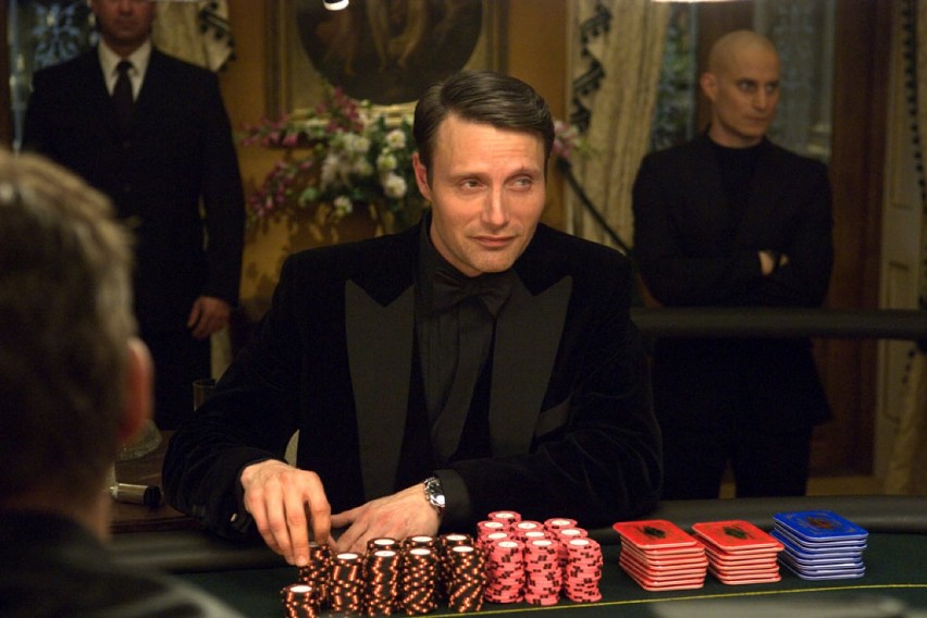 Ta postać pojawia się w "Casino Royale", pierwszym filmie w...