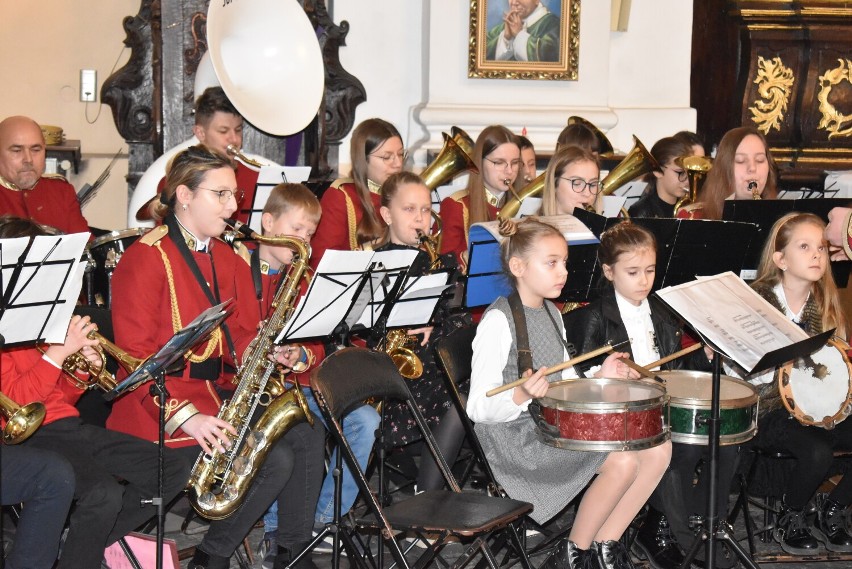 Orkiestra Dęta Gminnego Ośrodka Kultury uświetniła święto Trzech Króli