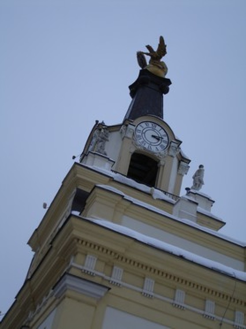 Zegar na wieży bramy Pałacu Branickich