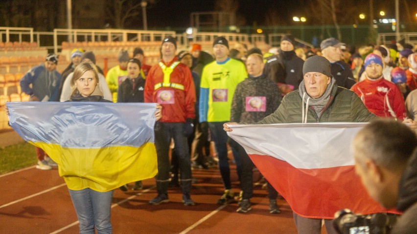 Przed startem inowrocławscy biegacze uczcili minutą ciszy...