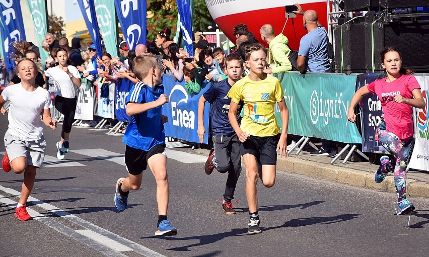 Przed tegorocznym Półmaratonem Signify Piła odbyły się dwa biegi dzieci. Zobaczcie zdjęcia