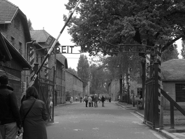 Brama główna obozu koncentracyjnego Auschwitz.